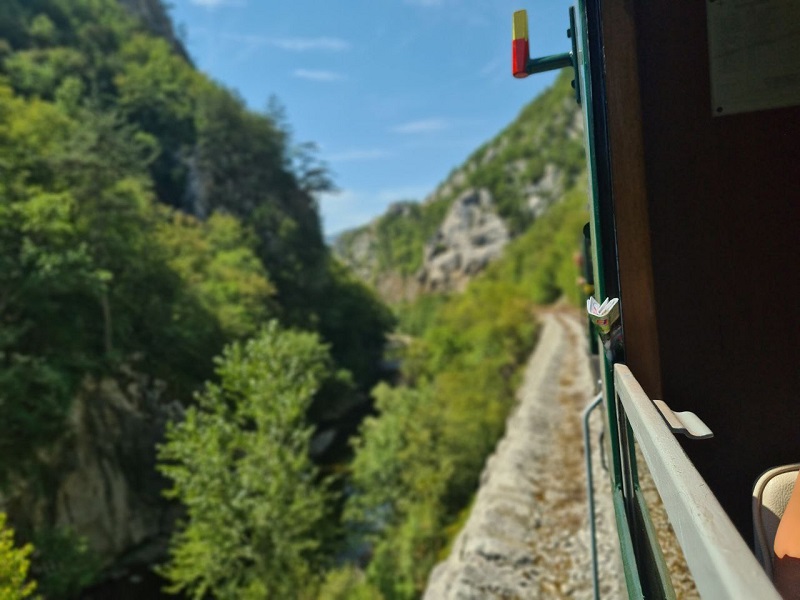 alt ? System.Linq.Enumerable+WhereSelectListIterator`2[zrs_rs.Model.Models.ObjavaSlika,System.String] : Turistički voz „Nostalgija“ ponovo povezuje Srpsku i Srbiju